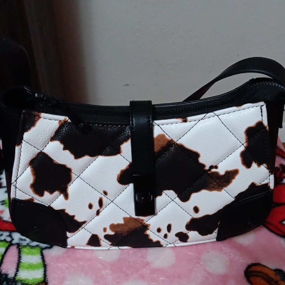 Black and White Shoulder Bag with Chic Design